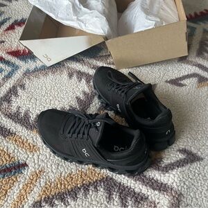 Women’s On Cloud Cloudswift 3 AD athletic shoes